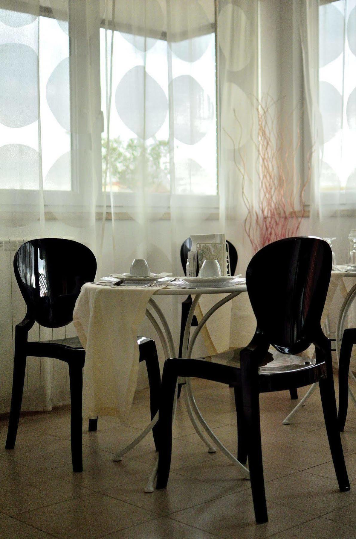 Rome&Suites Buitenkant foto
